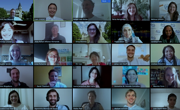 The screenshot shows a part of the participants attending the online conference.