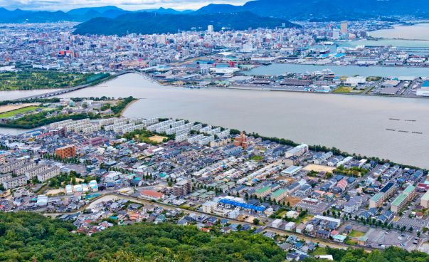 Luftbild der Stadt Takamatsu in Japan