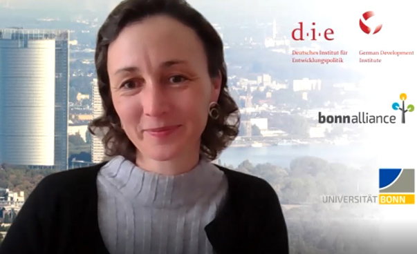 Screenshot aus der Videobotschaft von und mit Dr. Anna Katharina Hornidge.