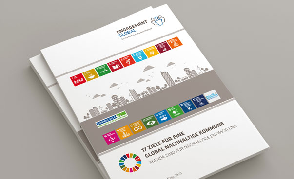 Eine Ausgabe der Gesamtmappe mit den 17 Zielen für Global Nachhaltige Kommunen.