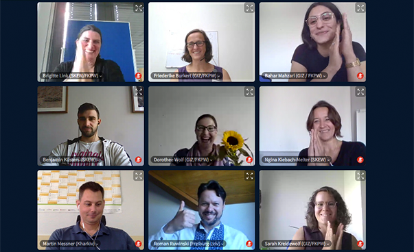 Bildschirmfoto mit Teilnehmenden der virtuellen Konferenz.