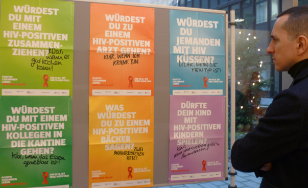Plakatwand zur HIV/Aids-Aufklärung