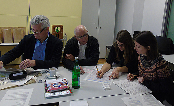 Gruppenarbeit beim Antragsseminar in den Räumen des Ministeriums des Innern und für Sport in Mainz.