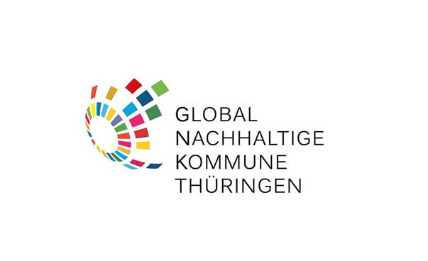 Das Logo der Global Nachhaltigen Kommune Thüringen: eine abstrahierte Halbkugel aus farbigen, rechteckigen Flächen.